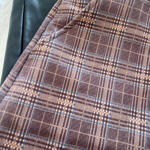 Point Zero : Motion - Plaid Skirt in Brown and Pink